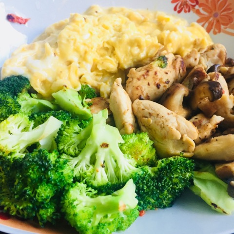 Recipe: Broccoli, chicken mushroom and scrambled eggs